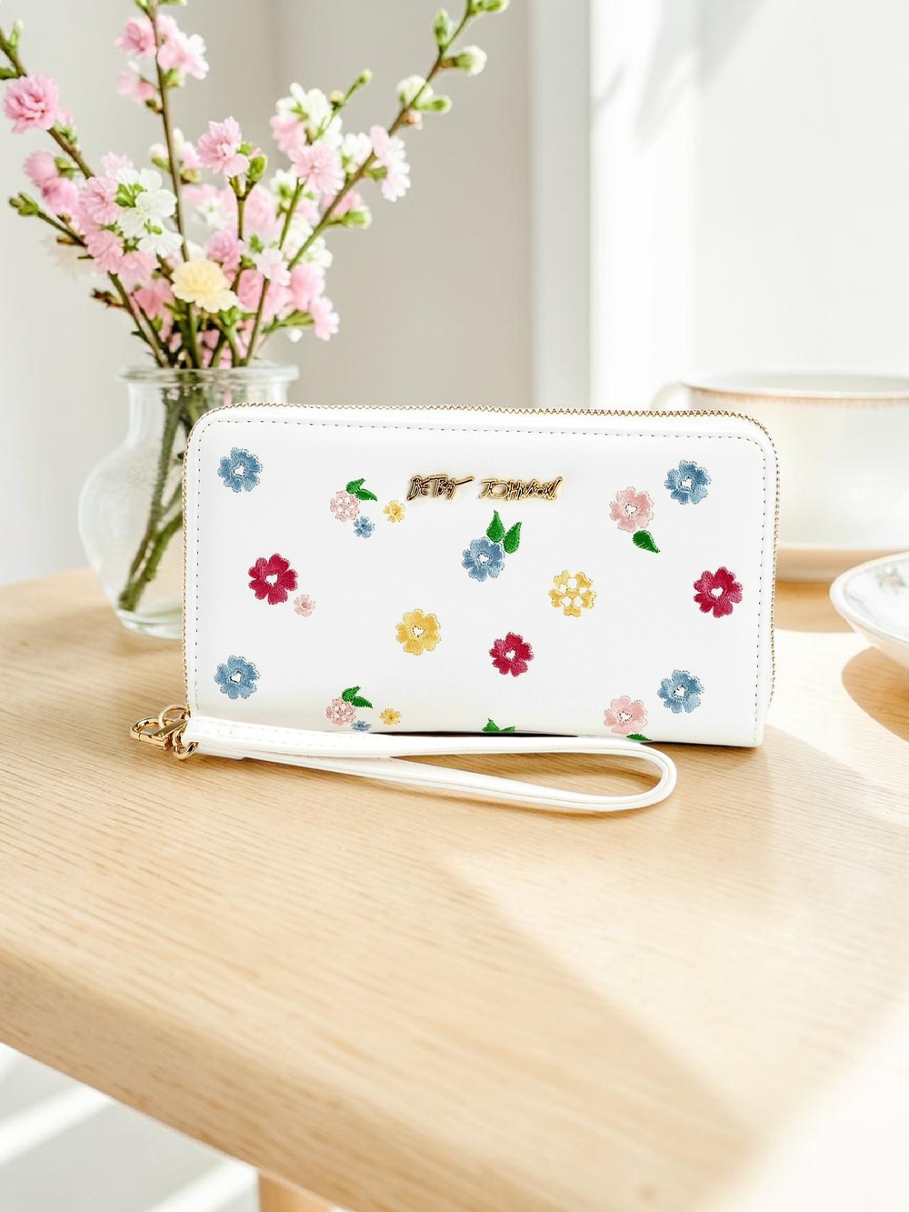 NEW Betsey Johnson White Embroidered Floral  Wallet Wristlet Strap 8"x4.75" NWT